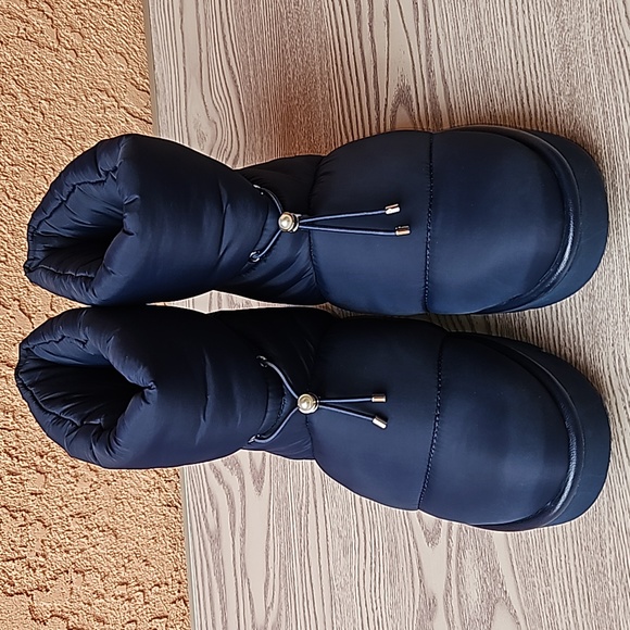 Stuart Weitzman blue polar lug quilted boots snow rain size 6.5 - Picture 5 of 16